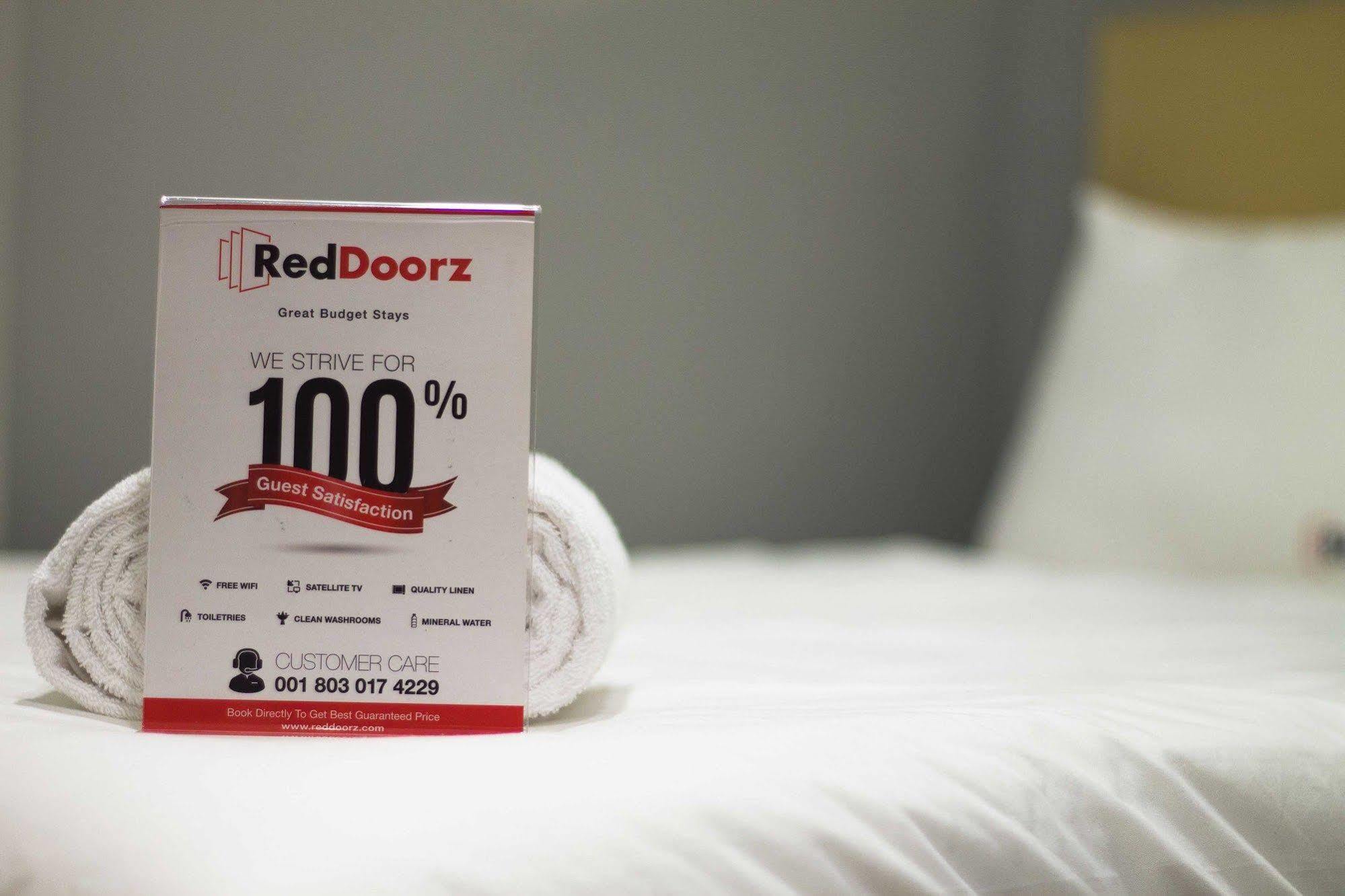 Reddoorz @ Dago Hotel Bandung Bagian luar foto