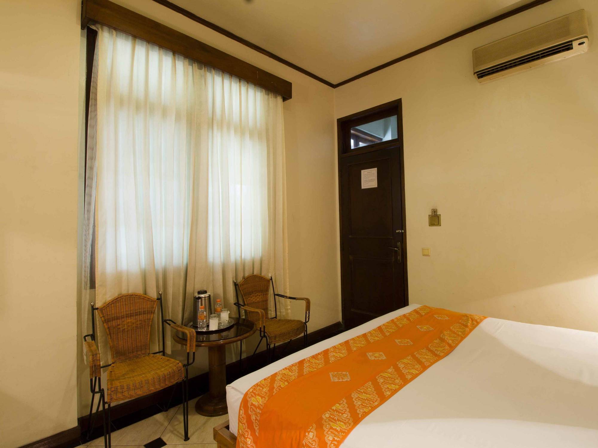 Reddoorz @ Dago Hotel Bandung Bagian luar foto