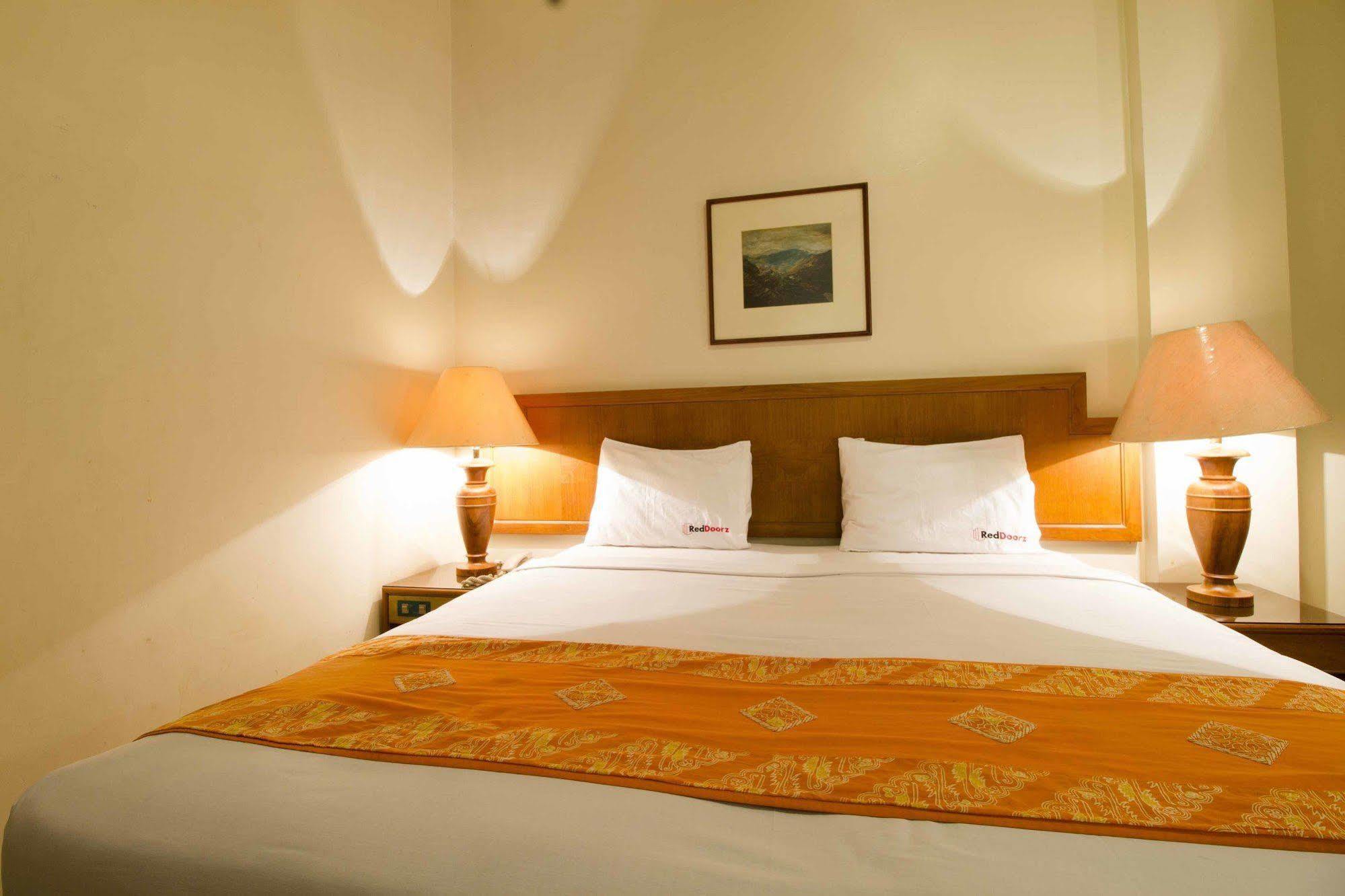 Reddoorz @ Dago Hotel Bandung Bagian luar foto